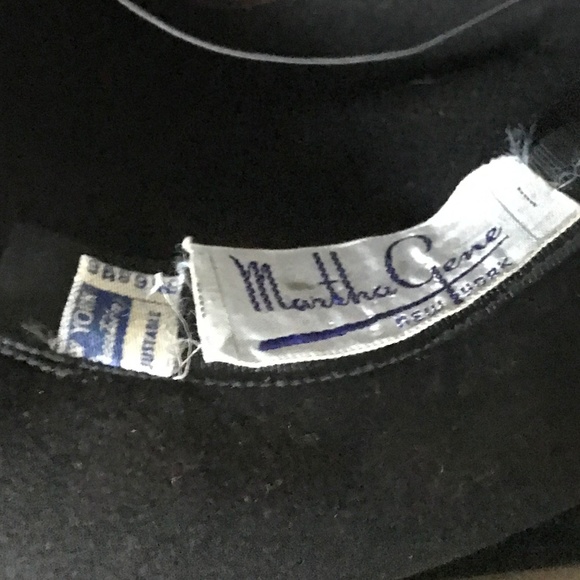 IMPOSING 1930S' BLACK FELT TILT FEDORA WITH GOLD OSTRICH FEATHER & INTACT VEIL - Picture 15 of 15